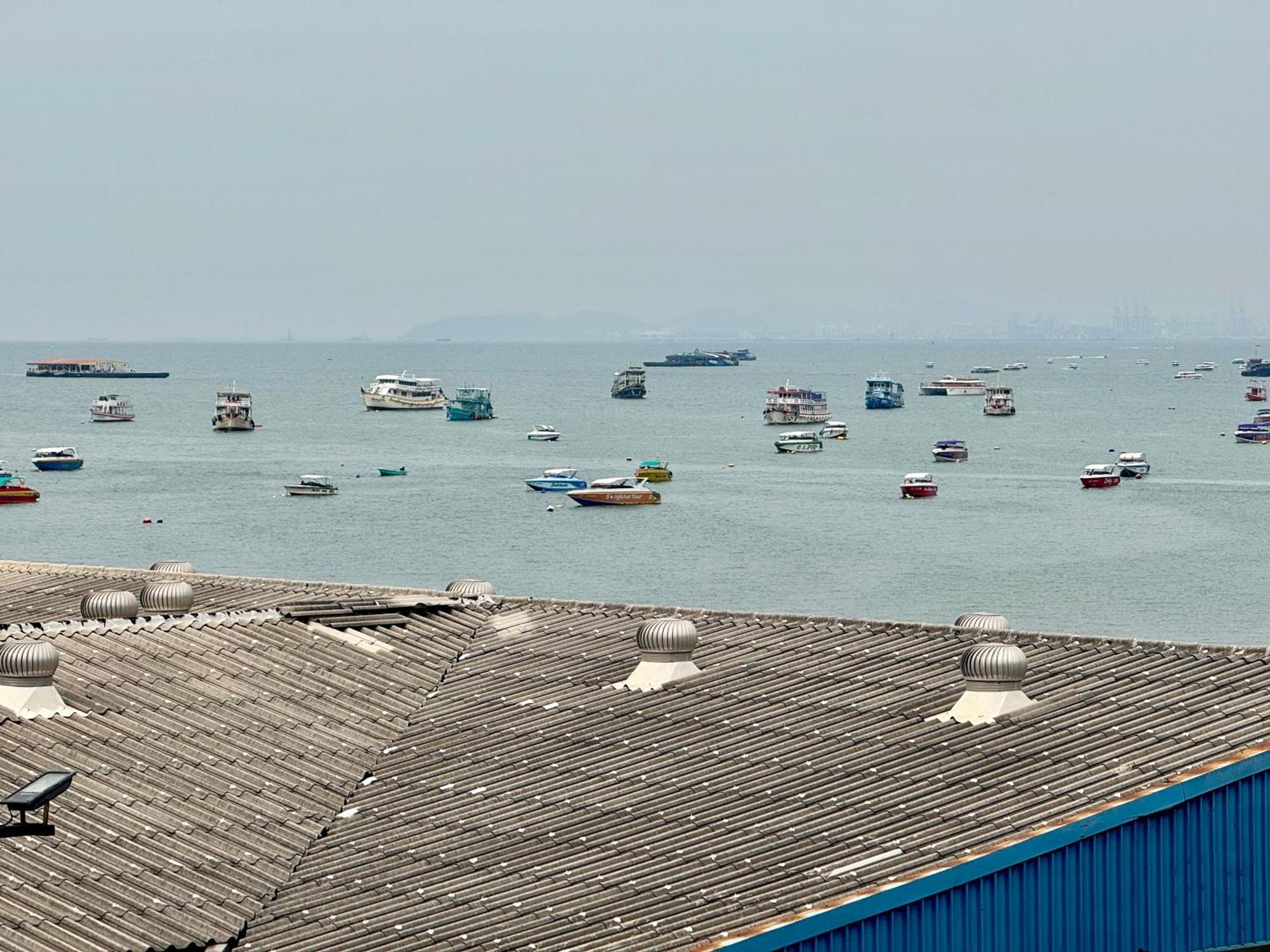 Pumpui Place Pattaya Eksteriør billede
