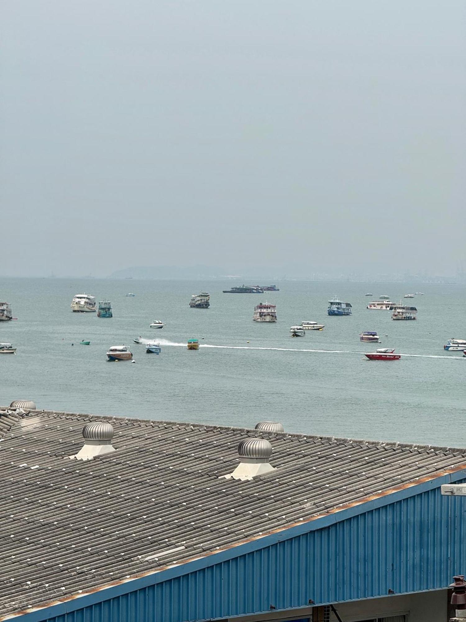 Pumpui Place Pattaya Eksteriør billede